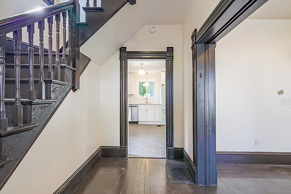 20 Maple St 05