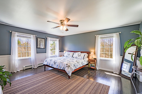 24 Hardwood Cir