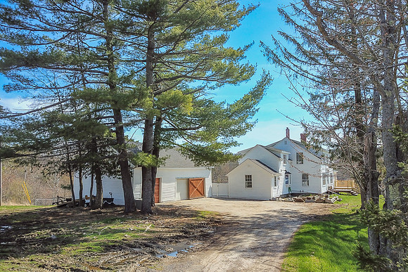 1087 North Main St Winterport 01
