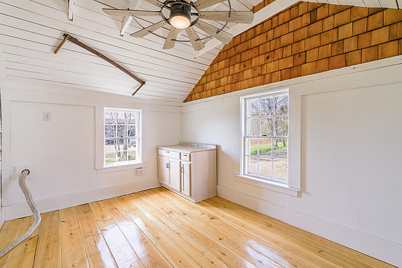1087 North Main St Winterport 28