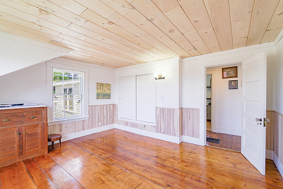 1087 North Main St Winterport 39