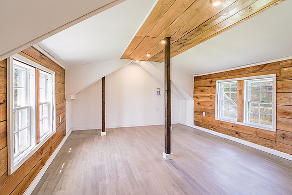 1087 North Main St Winterport 41