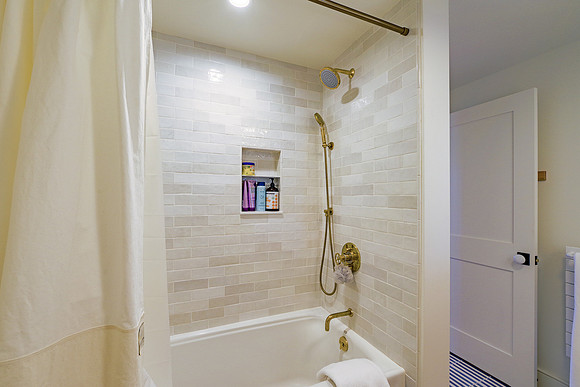 100 Bayview st 20