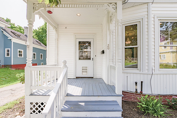 20 Maple St 04