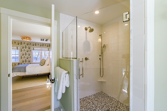 108 Bayview st 33