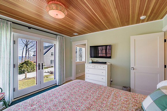 100 Bayview st 16