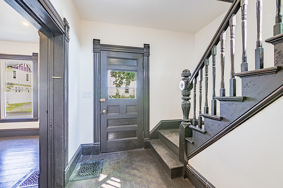 20 Maple St 06