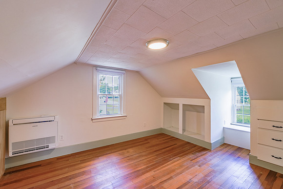 Violette Ave 38