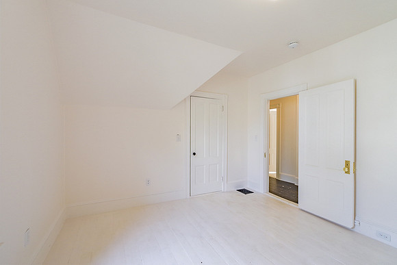 20 Maple St 18