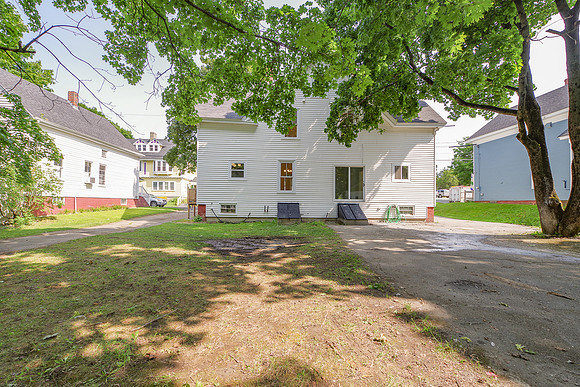 20 Maple St 20