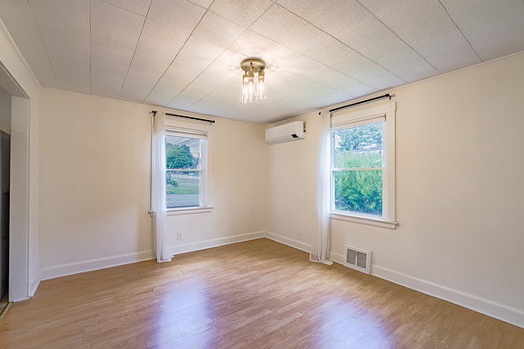 Violette Ave 33